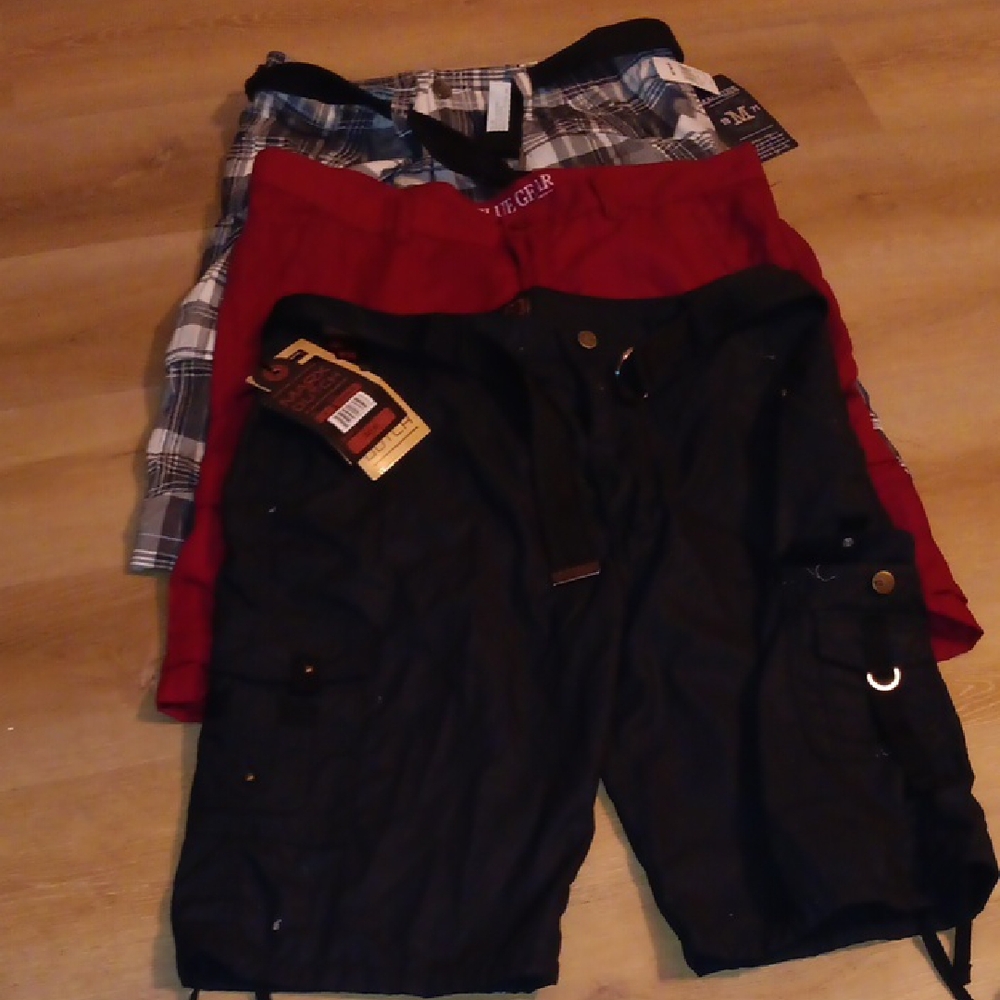 Stylish Black and Red Cargo Shorts for Men NWT
